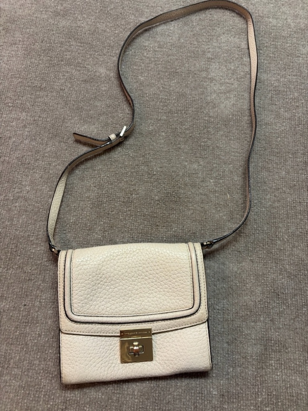 Kate Spade New York Cream Pebbled Leather Crossbody Bag Gold Turn Lock - Picture 1 of 7